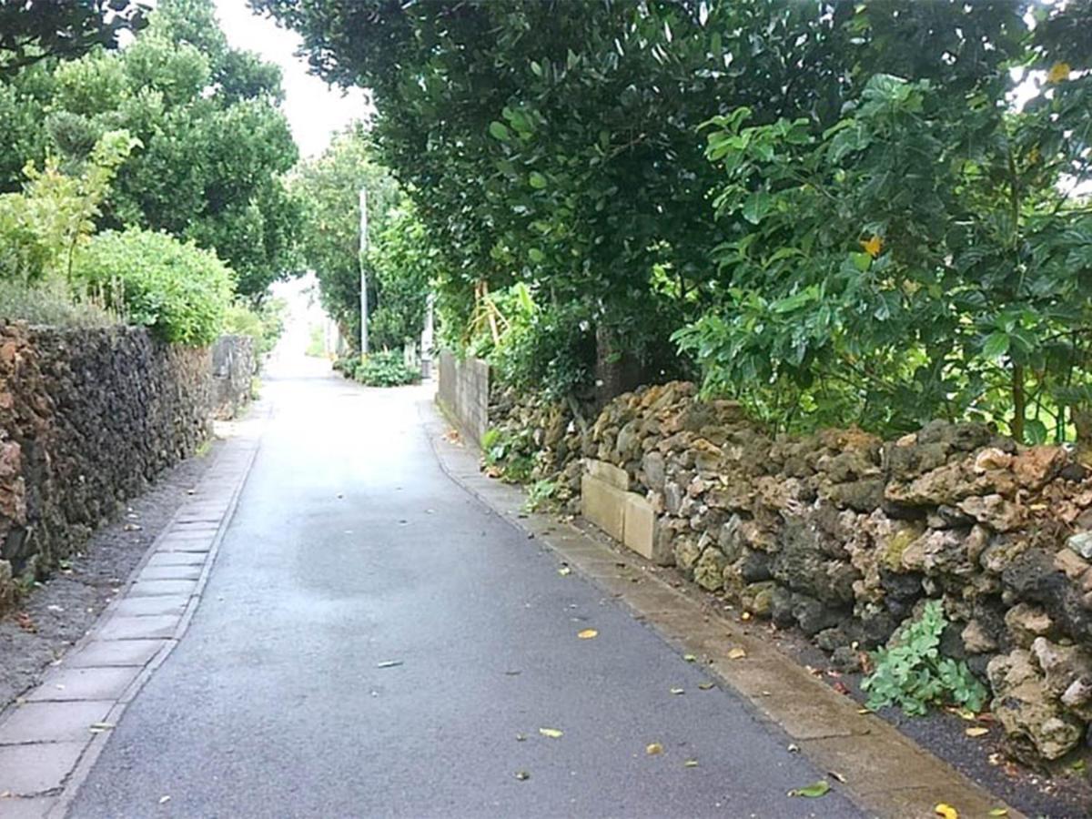 石垣島 一棟貸切りのお宿 ちゅら赤瓦 Ishigaki  Exterior photo